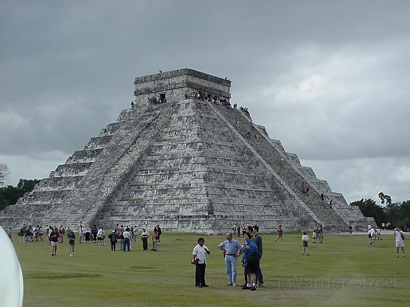 Chichen Itza Pyramid 1.jpg